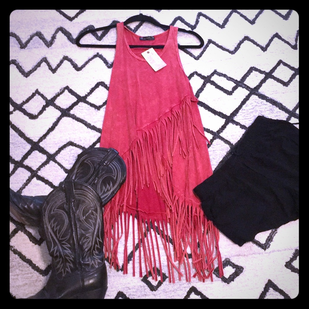 Red fringe tank